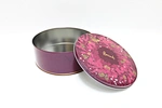 The cookie metal tins encapsulate homemade goodness, keeping each morsel crisp and flavorful with a touch of retro elegance.Contact us!